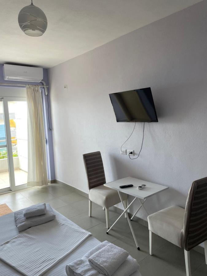 Xhulio Apartments Sarandë Exterior foto